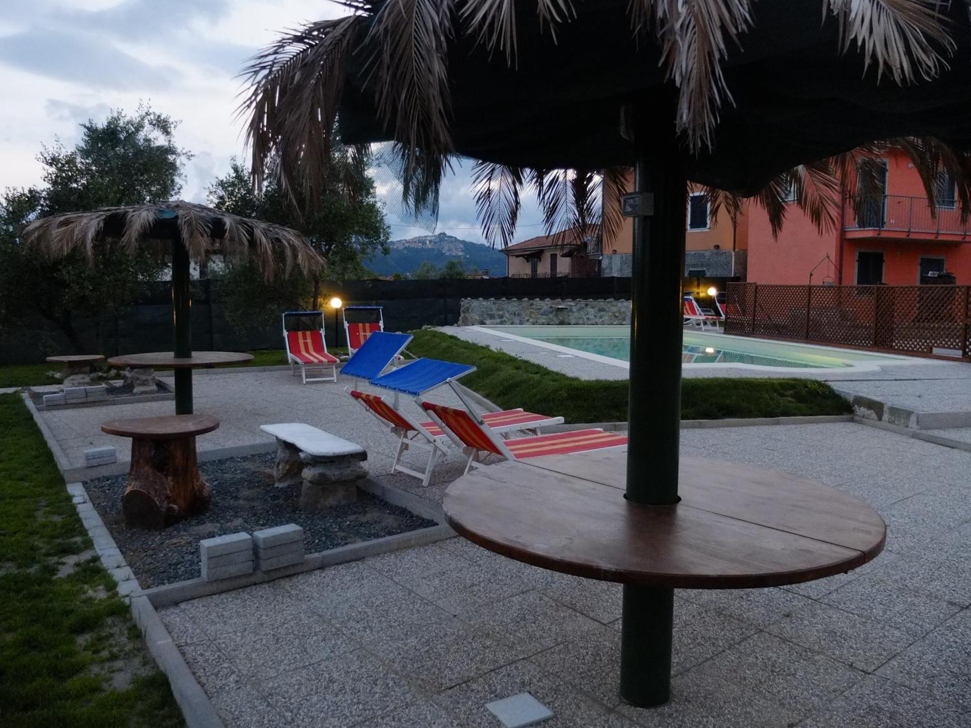 La Fonda Casa Vacanze-Appartamenti Con Piscina Santo Stefano di Magra Extérieur photo