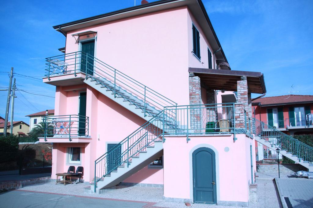 La Fonda Casa Vacanze-Appartamenti Con Piscina Santo Stefano di Magra Extérieur photo