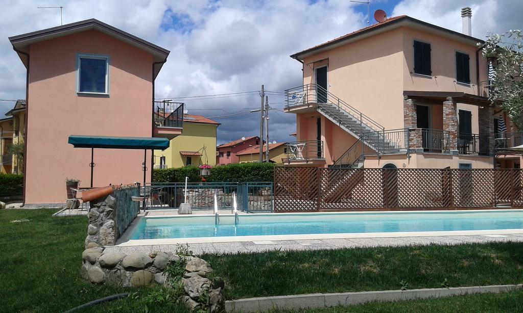 La Fonda Casa Vacanze-Appartamenti Con Piscina Santo Stefano di Magra Extérieur photo