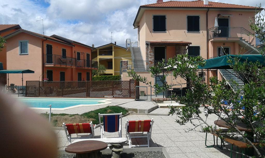 La Fonda Casa Vacanze-Appartamenti Con Piscina Santo Stefano di Magra Extérieur photo